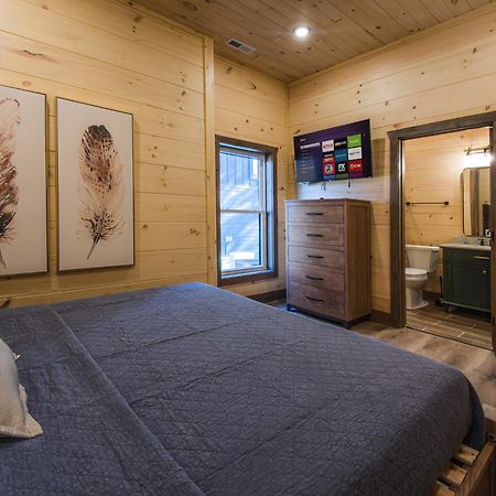 Luxury 12-Bedroom Cabin With Indoor Pool, Hot Tub & Movie Theater, Sleeps 36 Sevierville Exterior foto