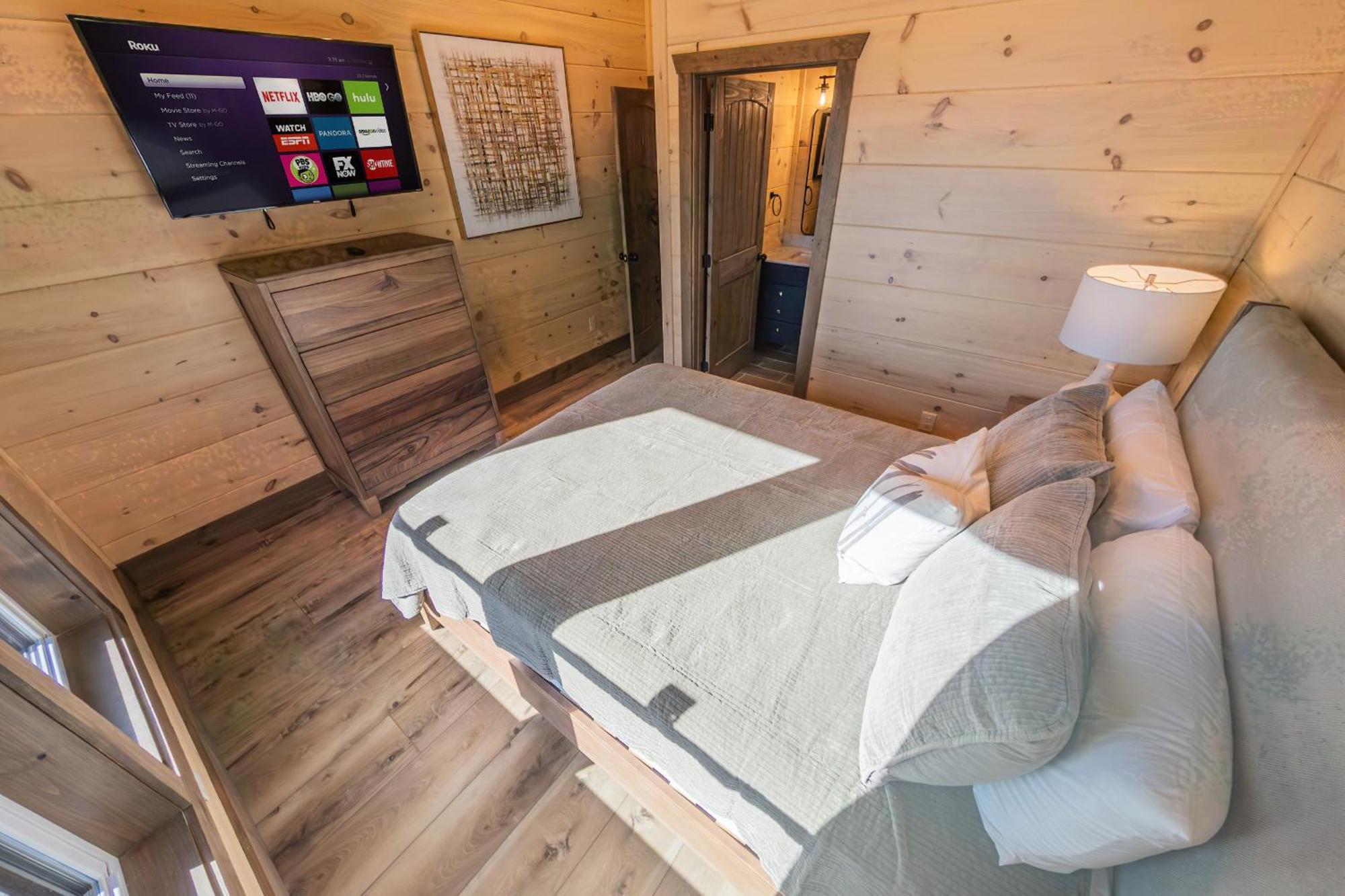 Luxury 12-Bedroom Cabin With Indoor Pool, Hot Tub & Movie Theater, Sleeps 36 Sevierville Exterior foto