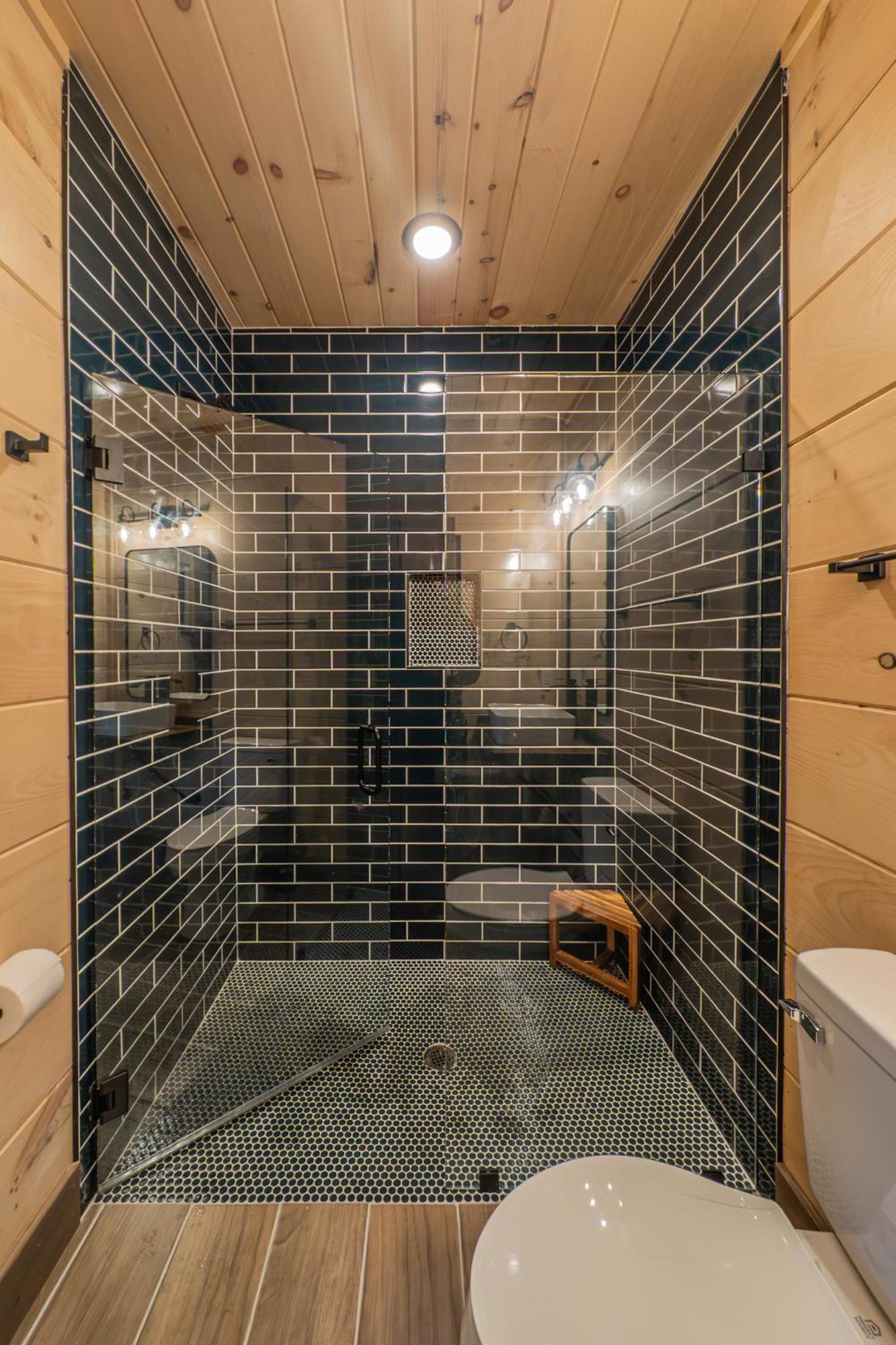 Luxury 12-Bedroom Cabin With Indoor Pool, Hot Tub & Movie Theater, Sleeps 36 Sevierville Exterior foto