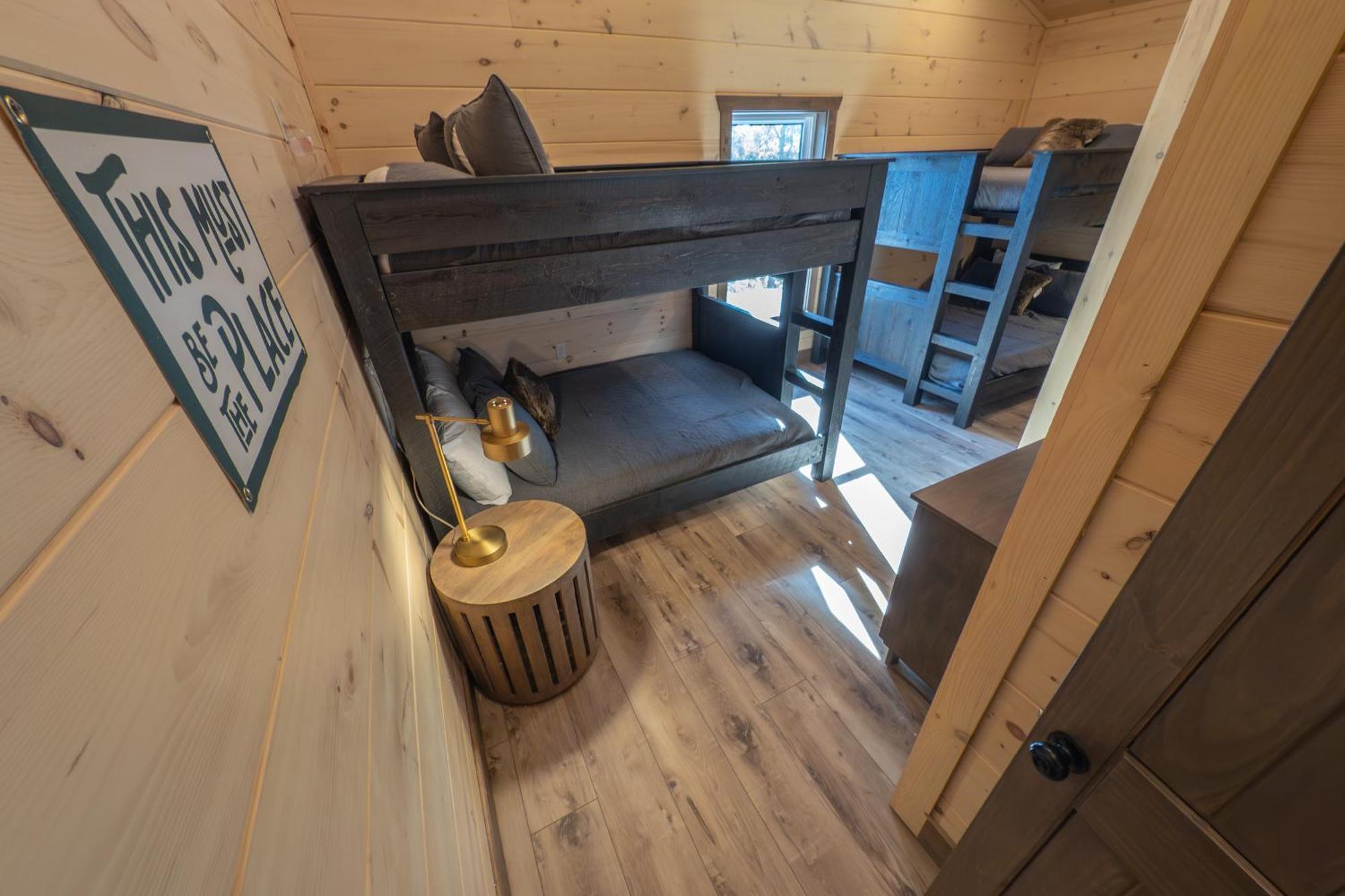 Luxury 12-Bedroom Cabin With Indoor Pool, Hot Tub & Movie Theater, Sleeps 36 Sevierville Exterior foto