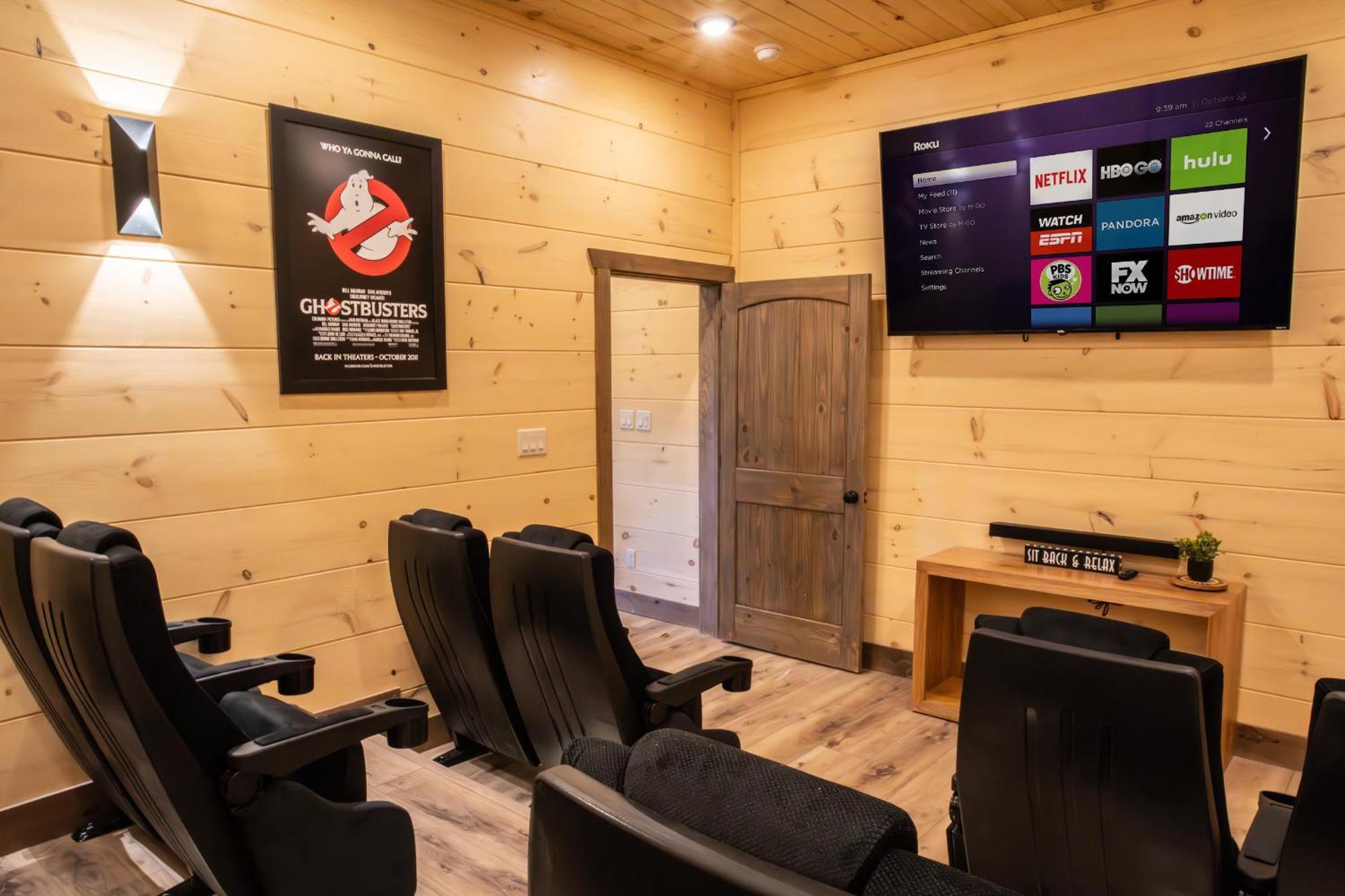 Luxury 12-Bedroom Cabin With Indoor Pool, Hot Tub & Movie Theater, Sleeps 36 Sevierville Exterior foto
